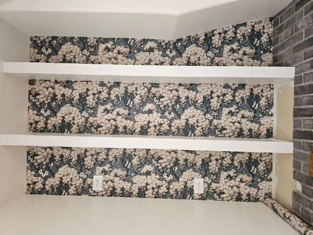 Wallpaper installation in Atascocita, TX